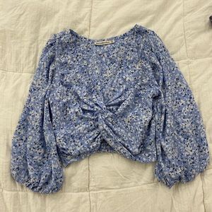 Abercrombie Knot Front Puff Sleeve Top